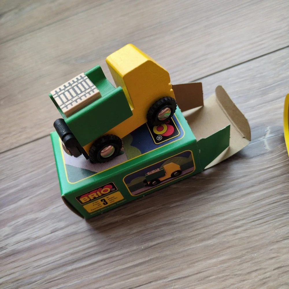 RARE Vtg 90s BRIO Dump Truck + Cargo Yellow Green Magnetic Train Toy 33594 NEW